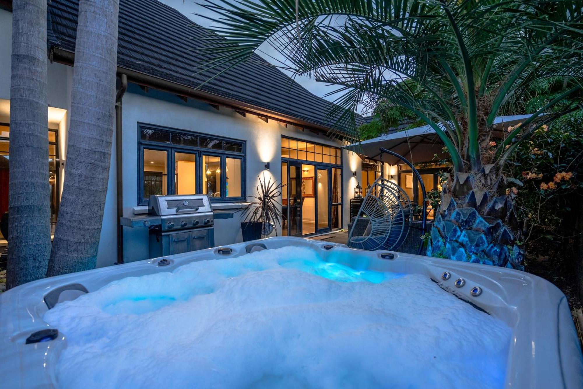 Palm Paradise With Spa Tauranga Exterior photo